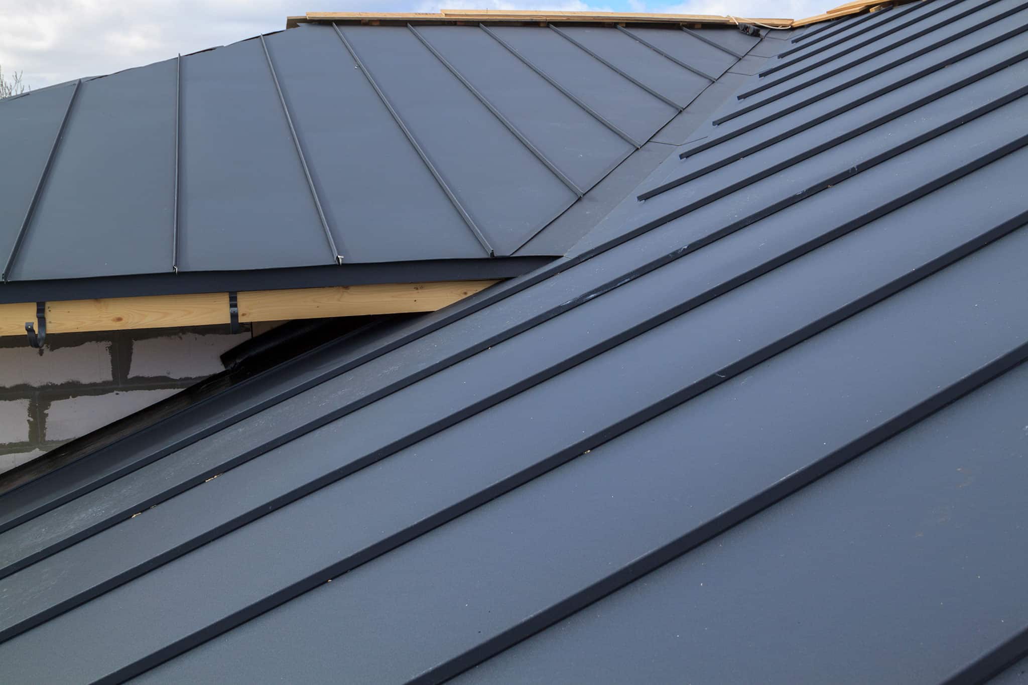 Metal Roofing Omaha, NE - Metal Roofing Experts You Can Trust